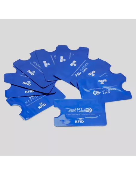Tarjetero con tecnología RFID